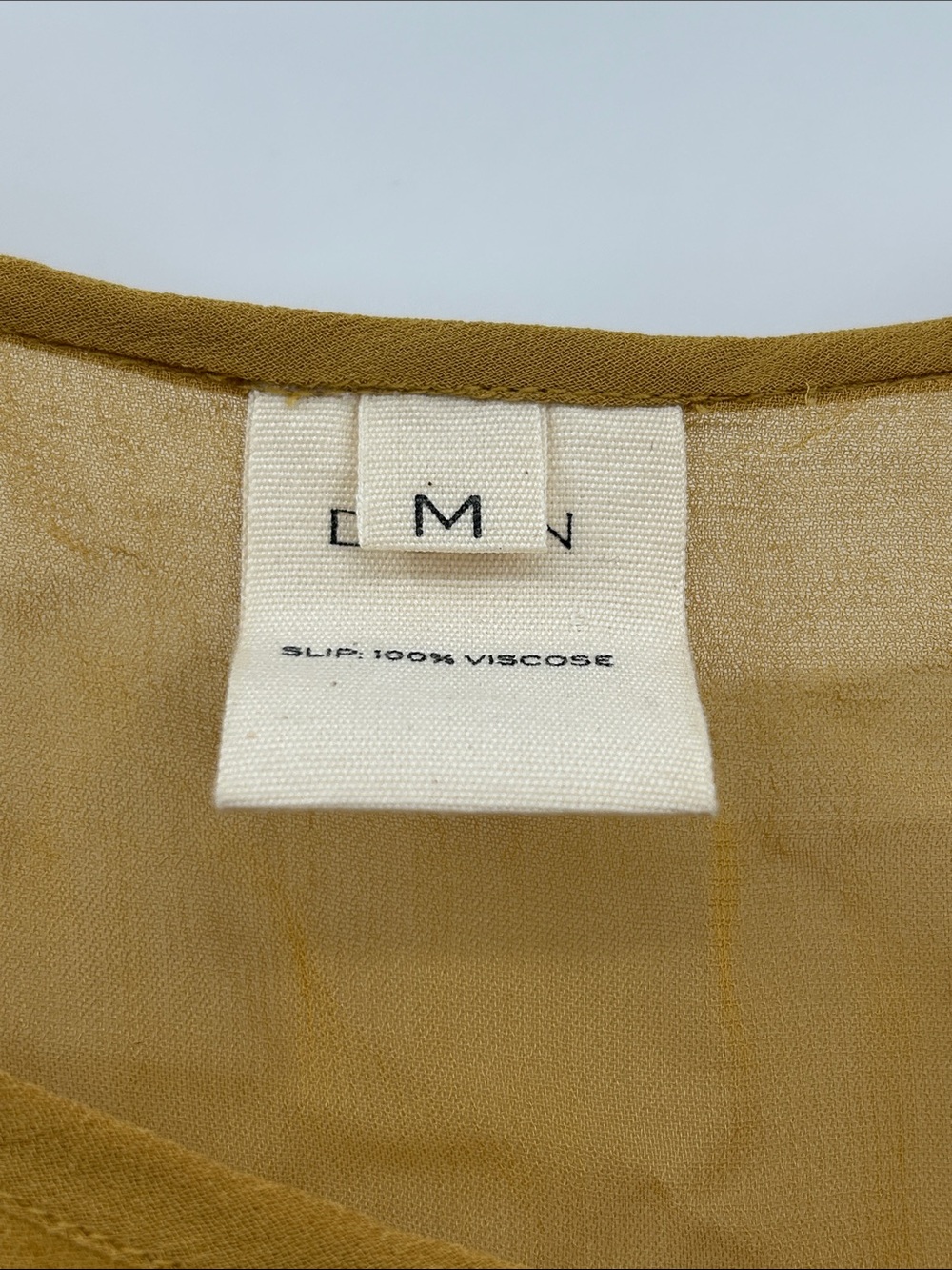 Doen Short Slip V Neck Size Medium - Picture 2 of 3